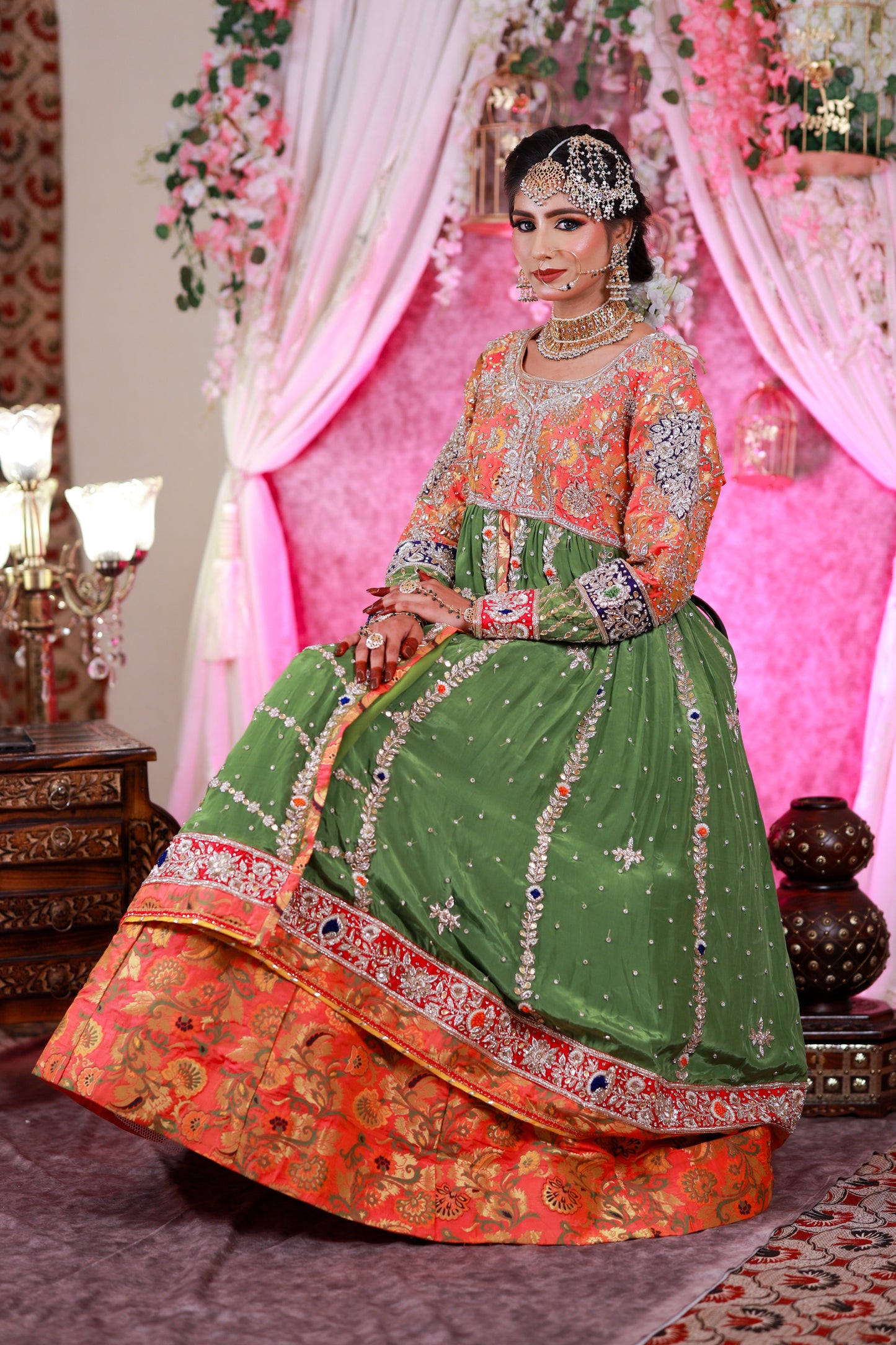 Ada-e-Begum Peshwas Lehenga