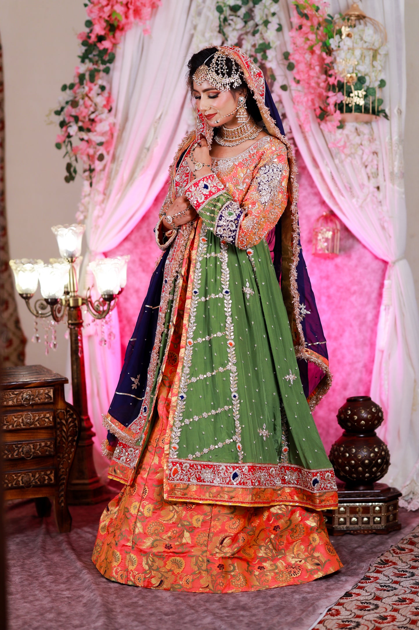 Ada-e-Begum Peshwas Lehenga