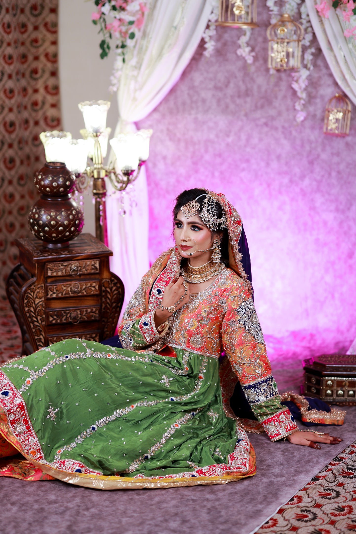 Ada-e-Begum Peshwas Lehenga
